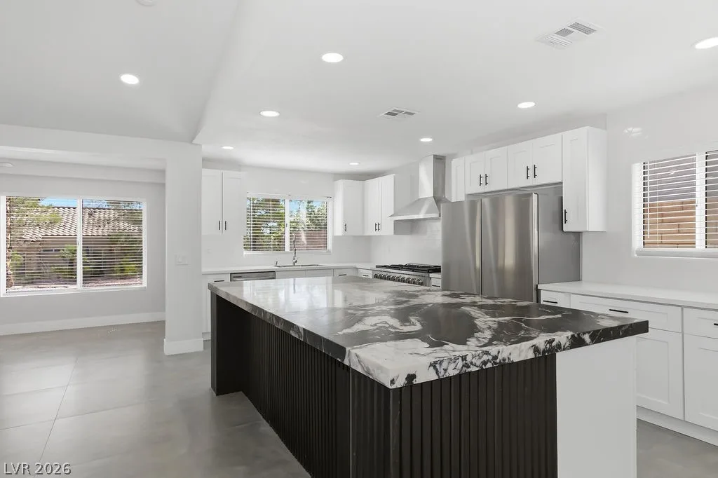 2520 Silverton Drive — photo 2