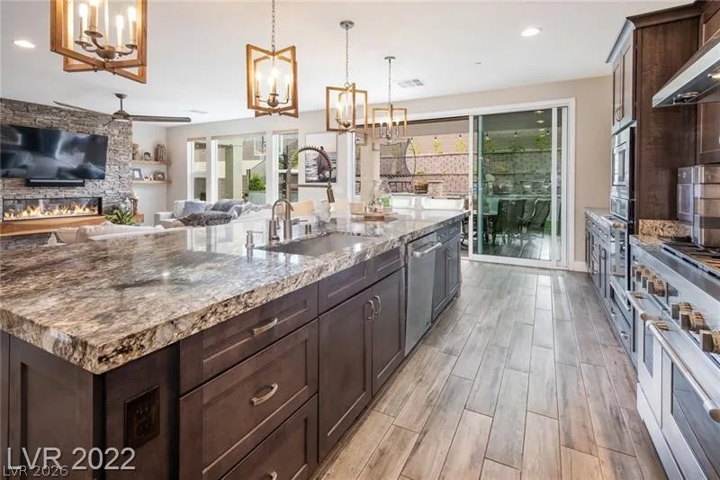 4631 Amazing View Street — photo 3