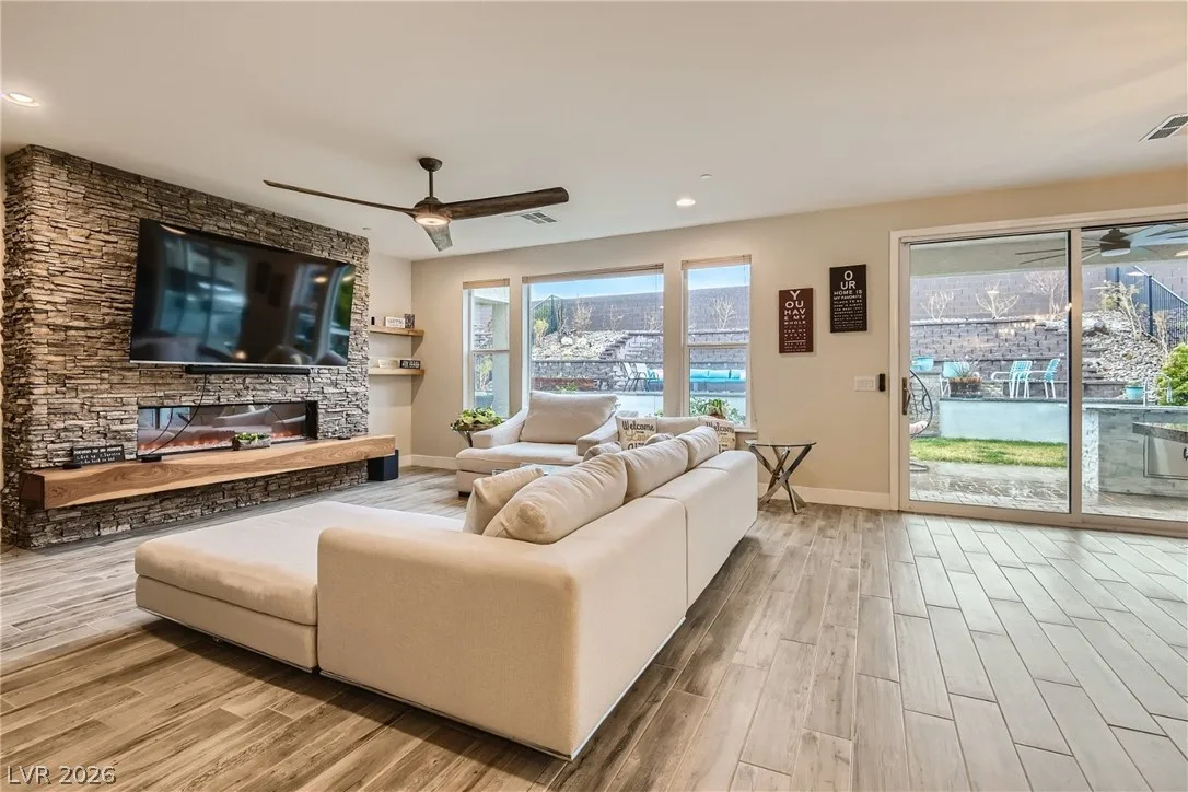 4631 Amazing View Street — photo 5