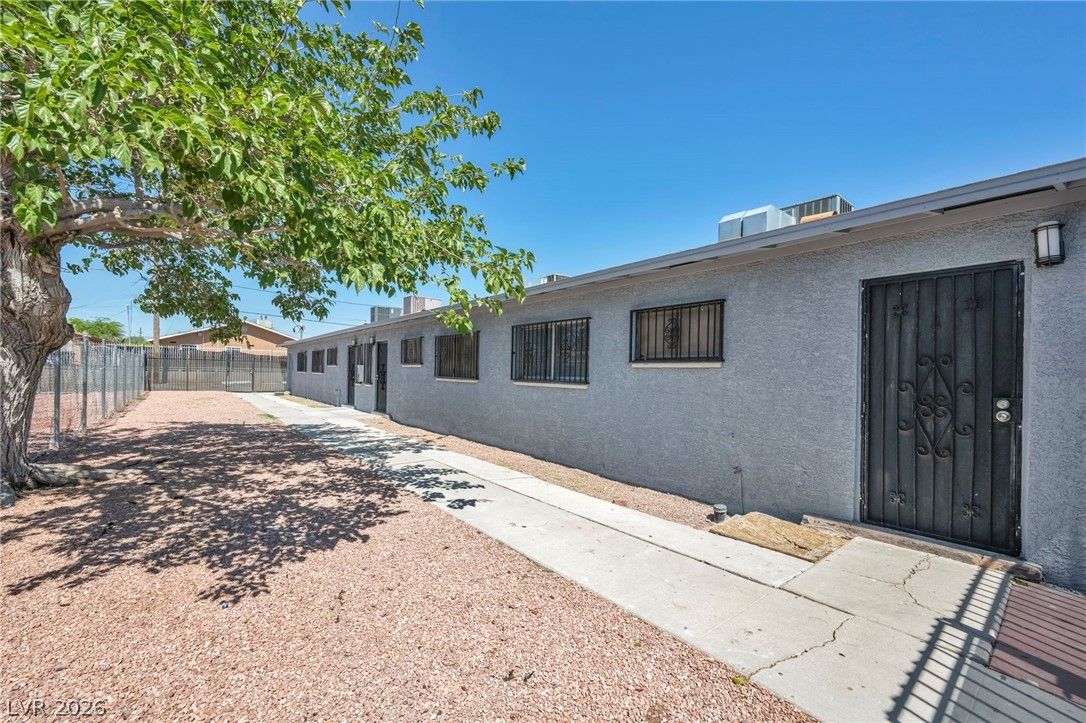 2527 Carroll Street — photo 4