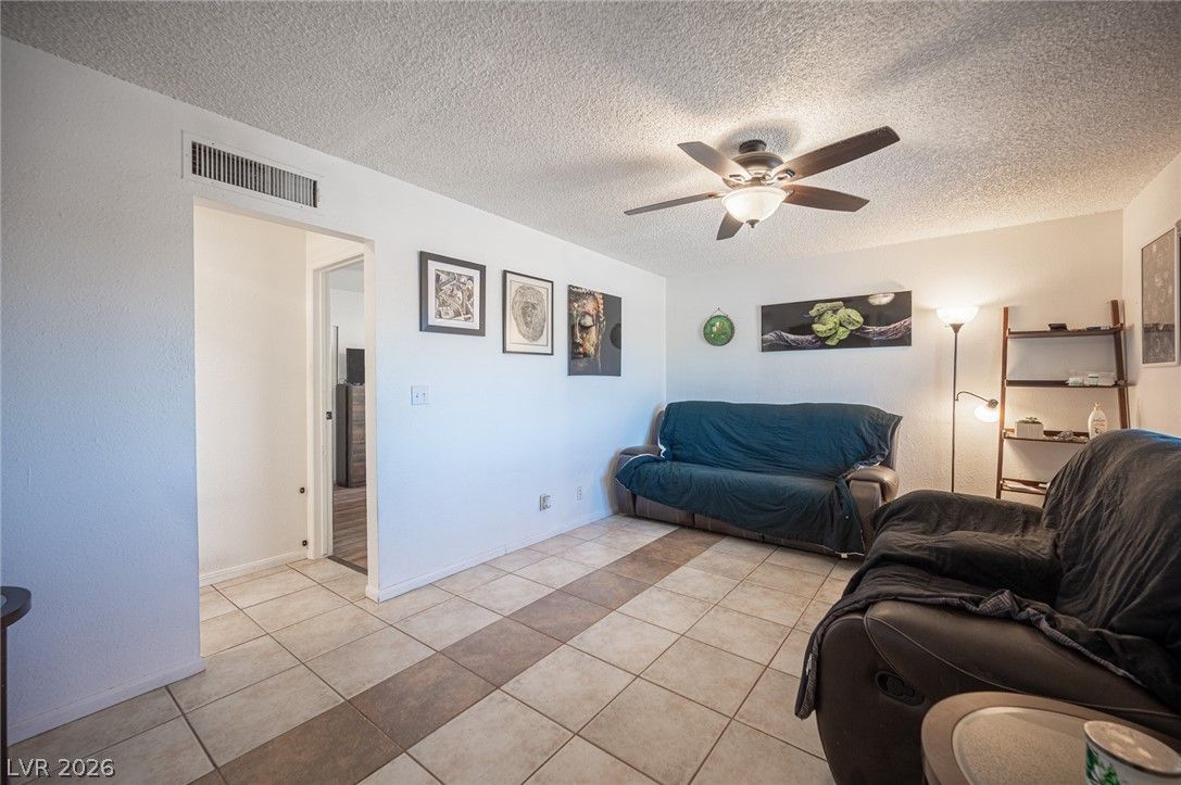 524 Alexander Avenue — photo 2