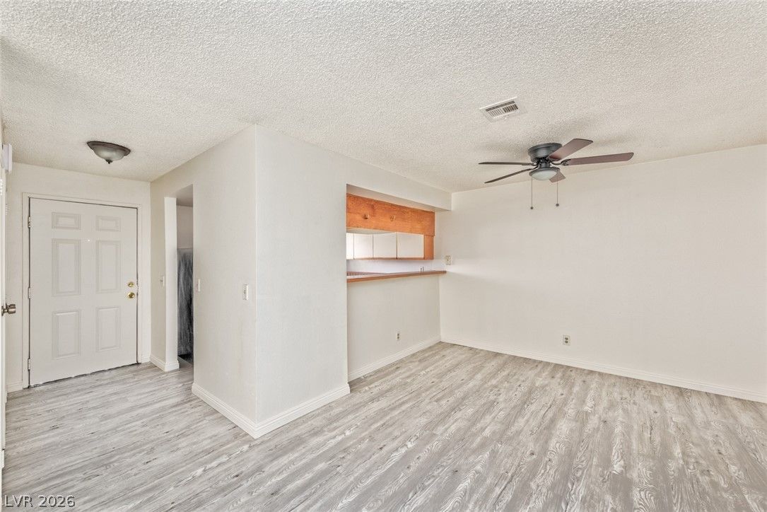 2080 Karen Avenue B63 — photo 5 of 15