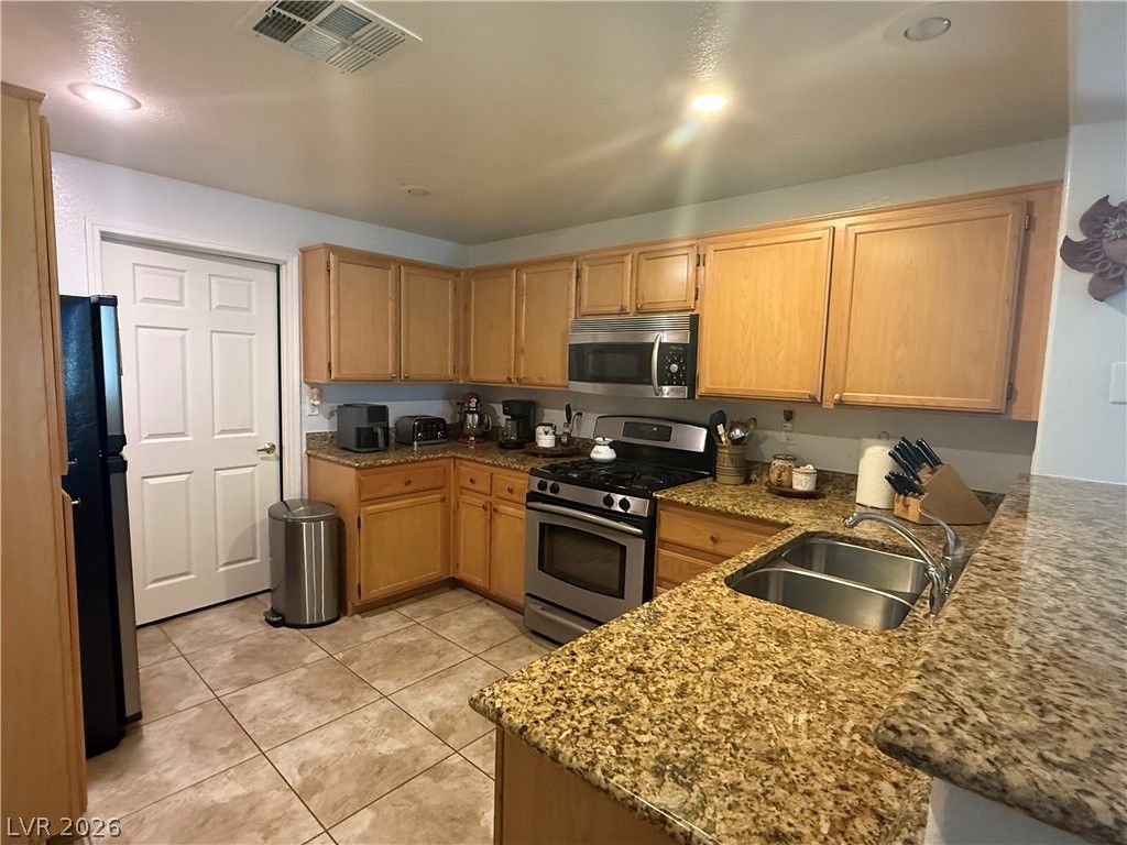 10221 Delray Beach Avenue 102 — photo 4 of 24