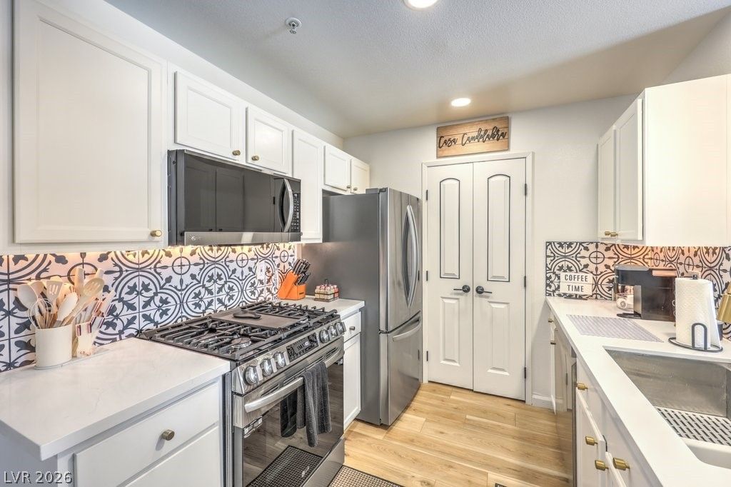 950 Seven Hills Drive 2825 — photo 4