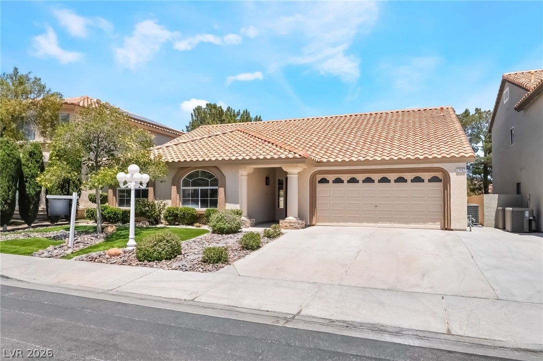2442 Antler Point Drive — photo 2