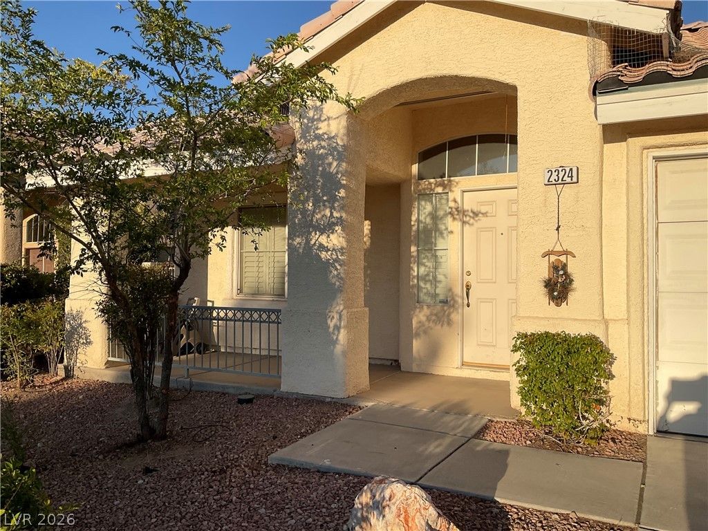 2324 Heather Valley Drive — photo 4 of 38