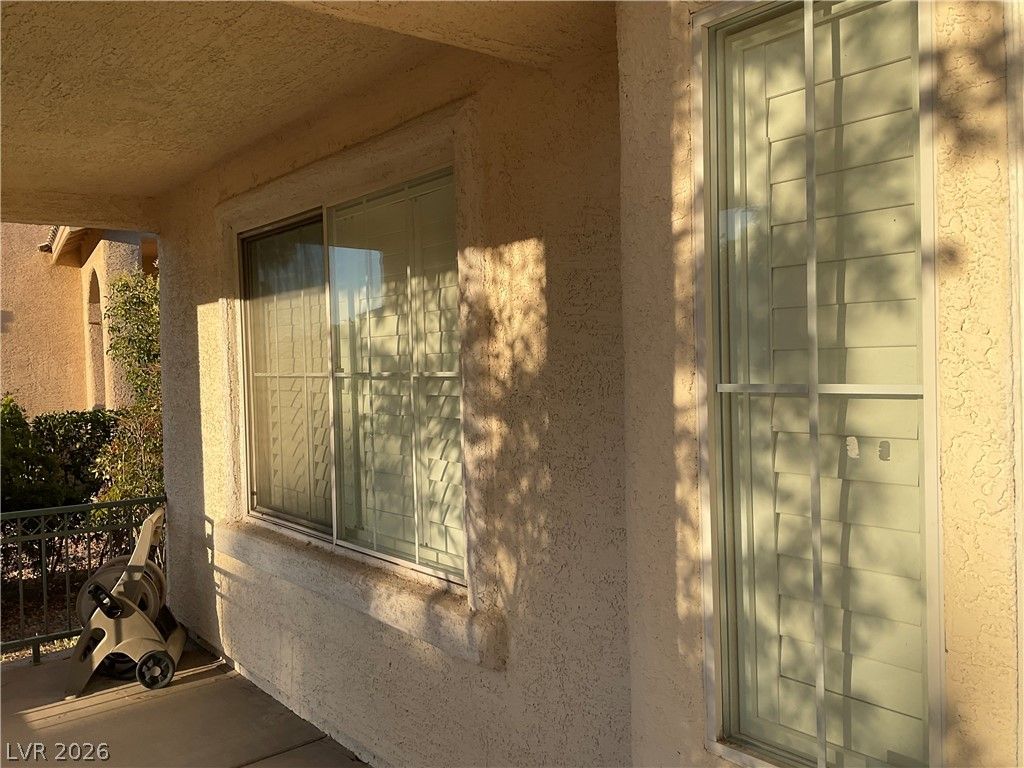 2324 Heather Valley Drive — photo 5 of 38
