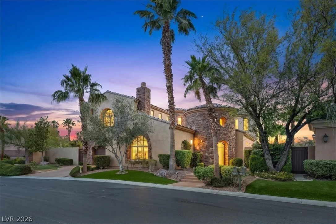2490 Turtle Head Peak Drive — photo 2