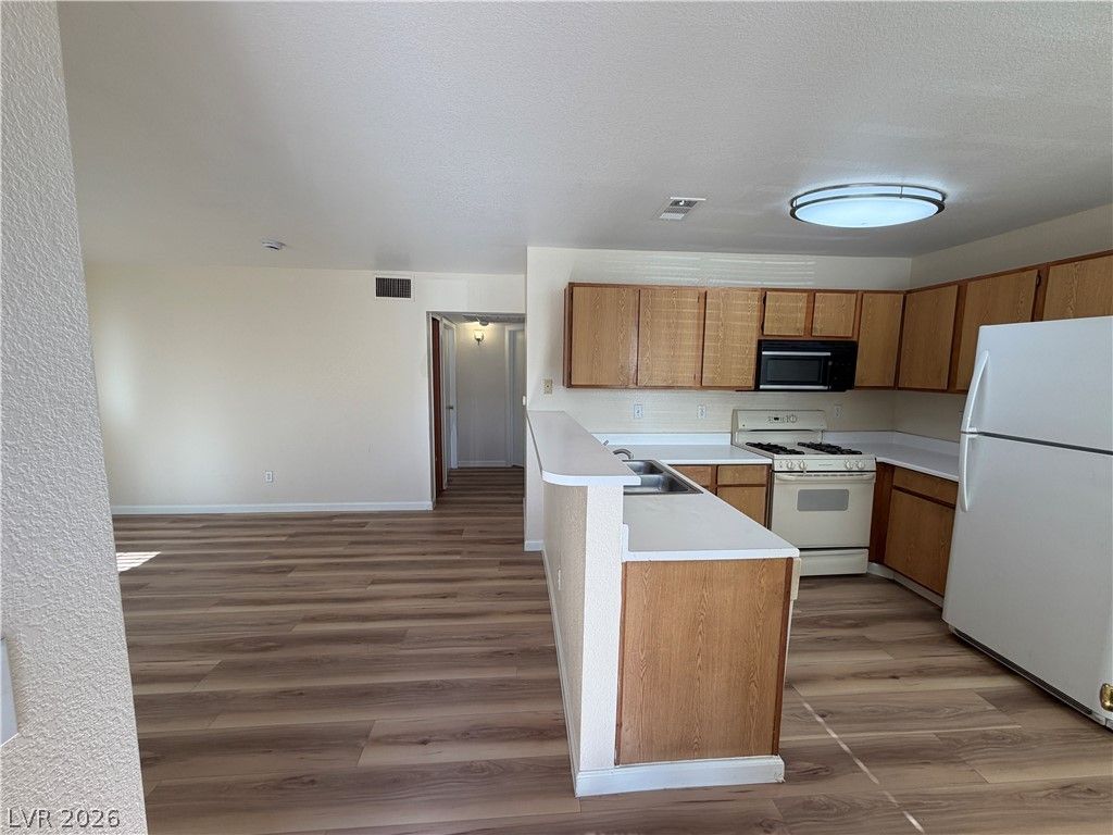 4648 Krissylouise Way A — photo 3 of 12