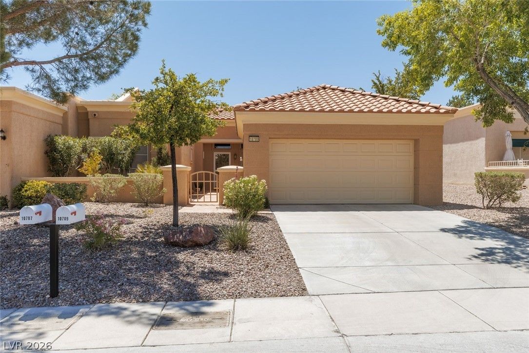 10709 Mission Lakes Avenue — photo 1