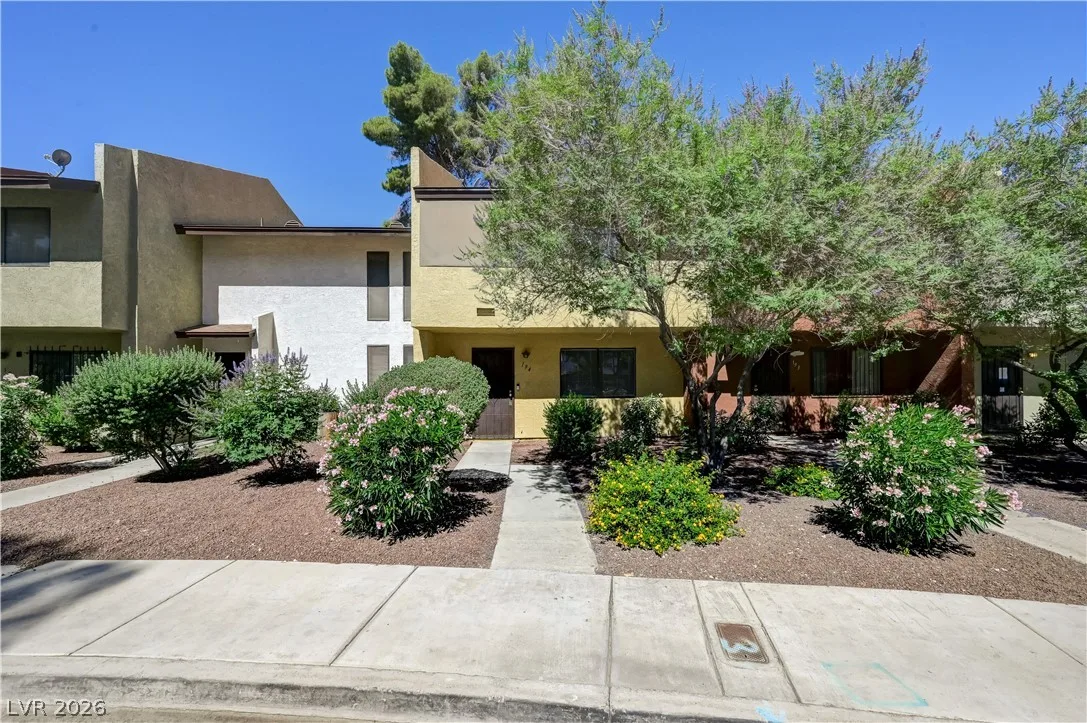 191 Bel Port Drive 194 — photo 2