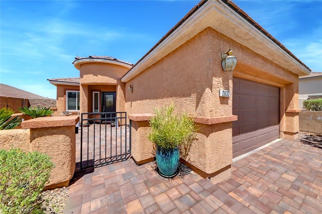 2632 Lochleven Way — photo 3 of 34