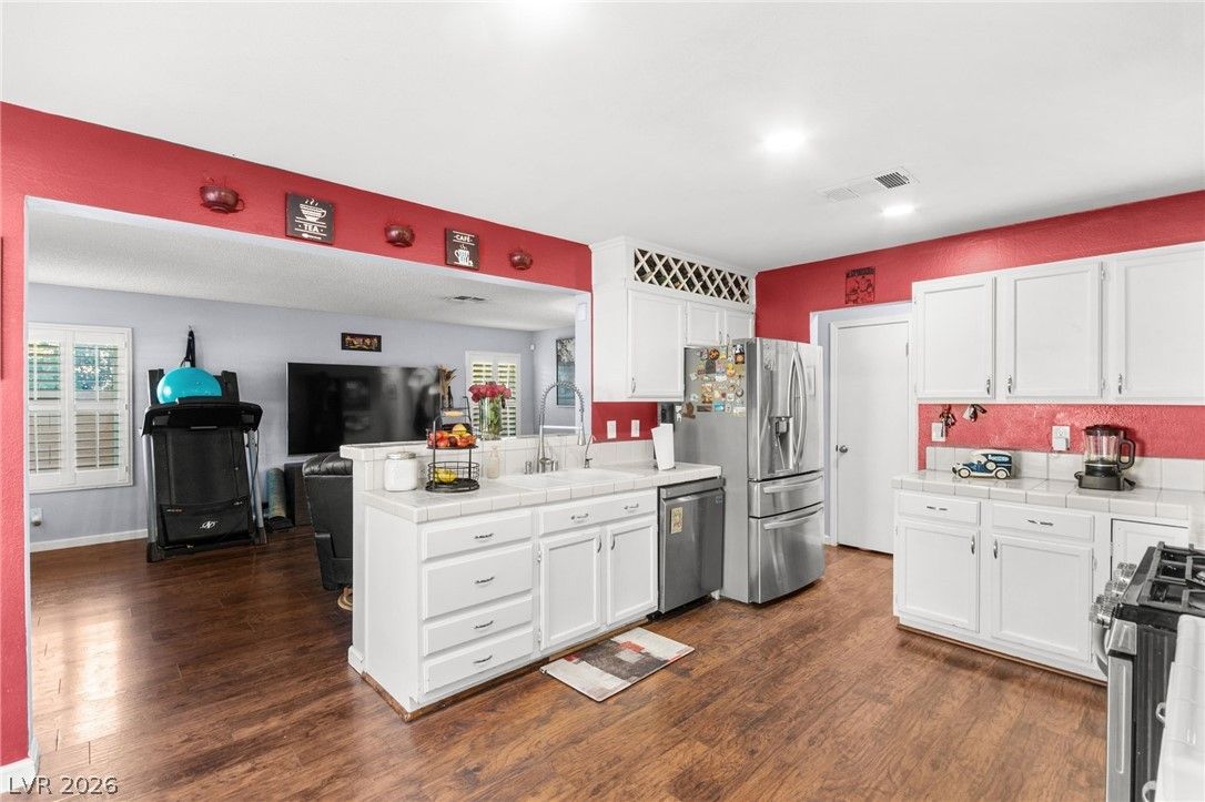 7600 Sea Cliff Way — photo 5