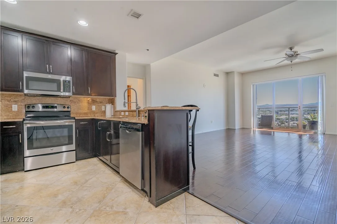 8255 Las Vegas Boulevard 906 — photo 4