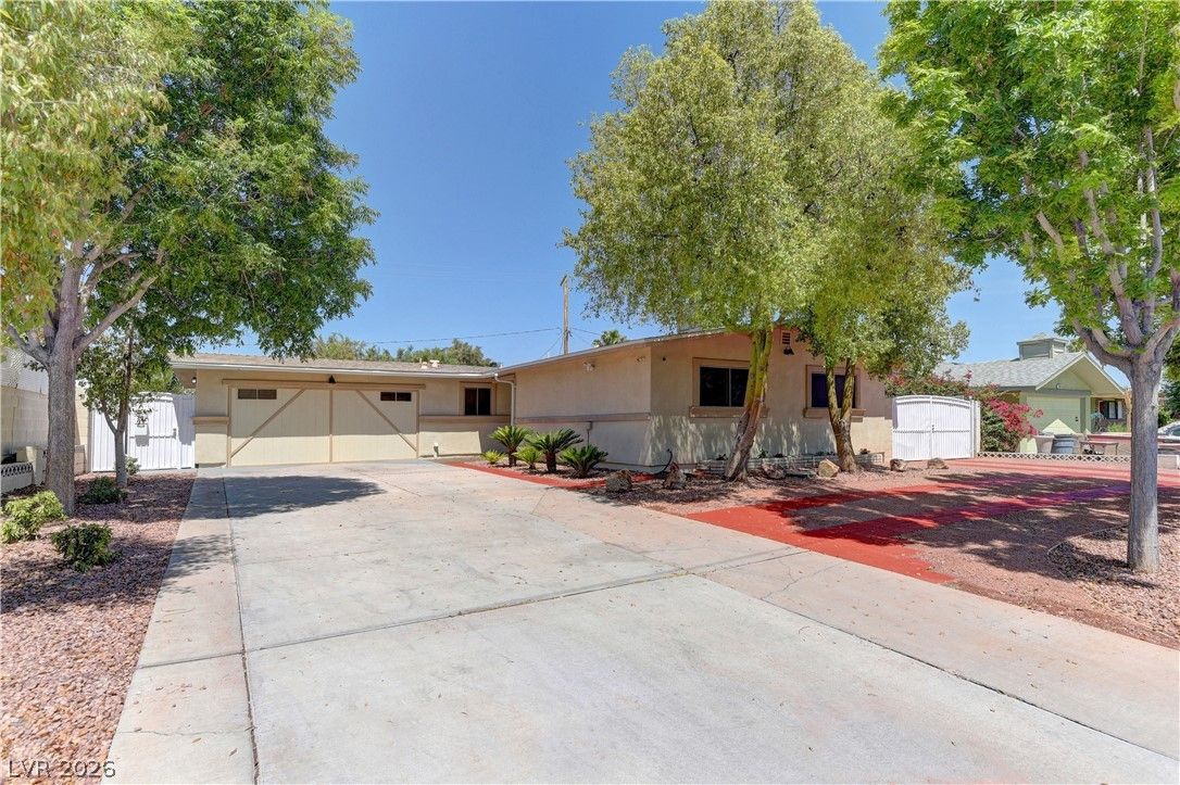 3896 Acapulco Avenue — photo 5 of 41