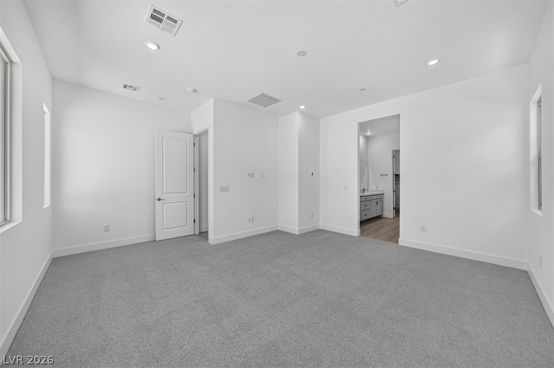 382 Tigullio Avenue — photo 4
