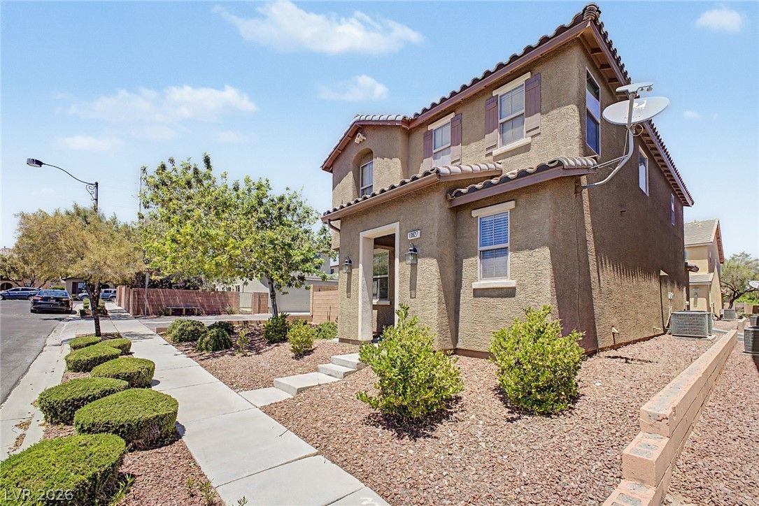 10827 Azure Ocean Avenue — photo 3