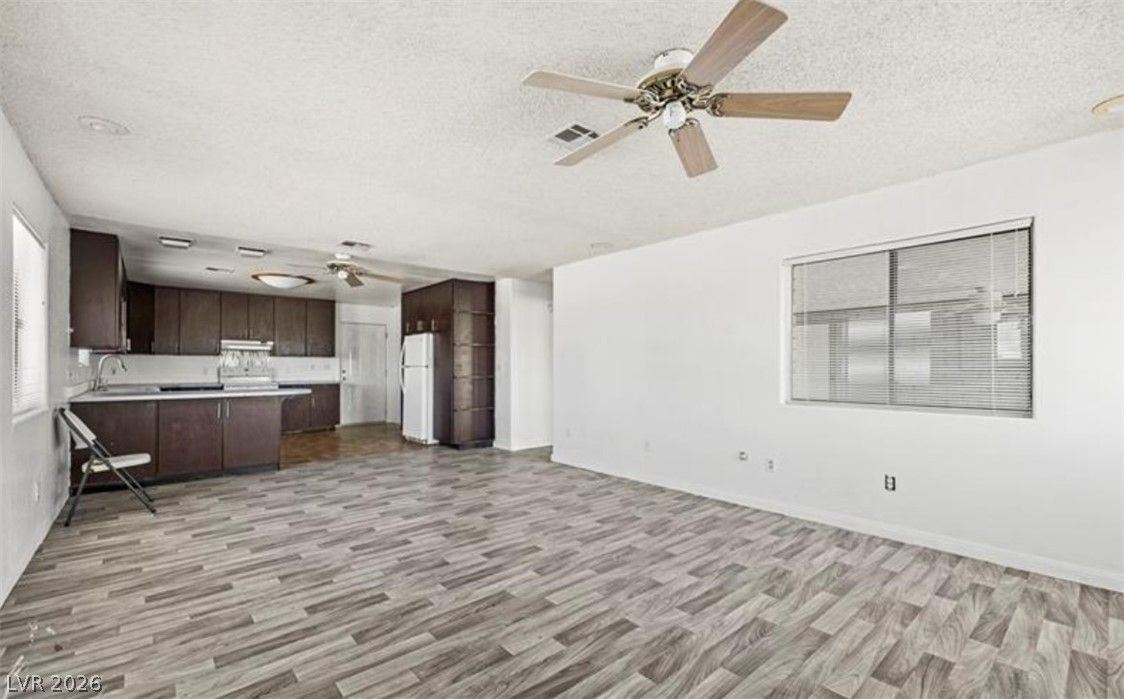 1410 West Amarillo Avenue — photo 3 of 17