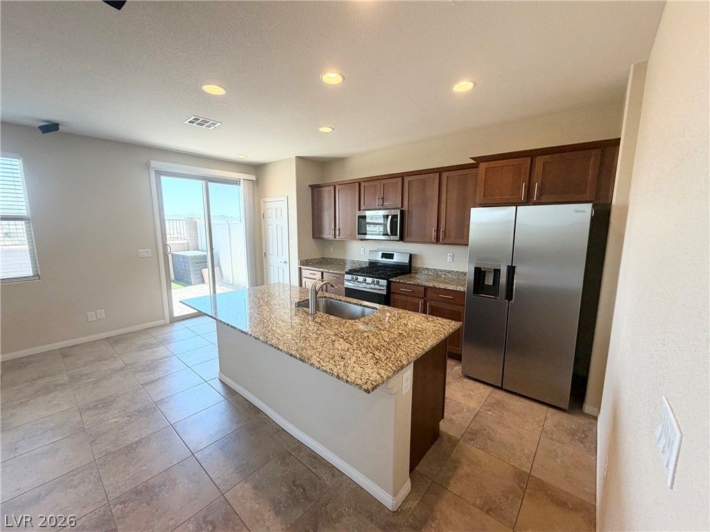 2722 Chinaberry Hill Street — photo 3