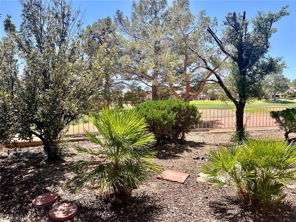 2712 Crown Ridge Drive — photo 4 of 17