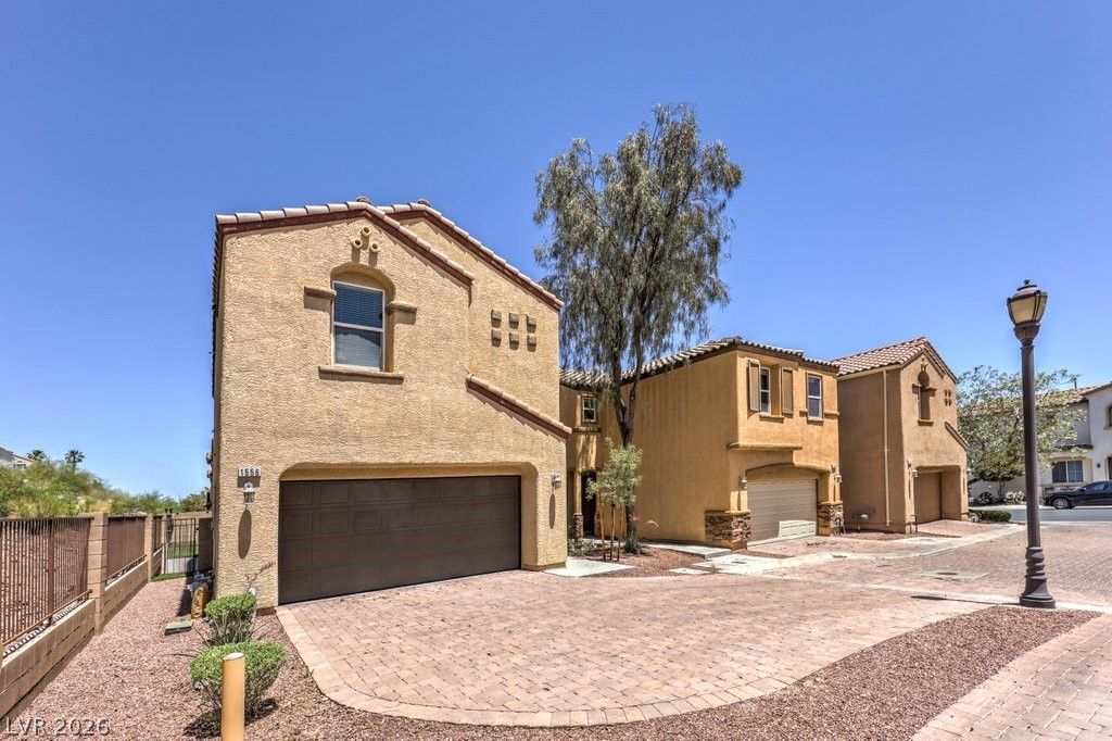 1556 Otero Valley Court — photo 4 of 42