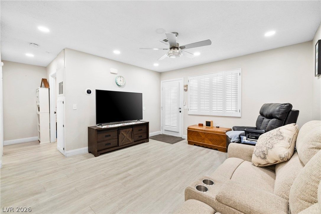 2141 Twickenham Place D — photo 4 of 13