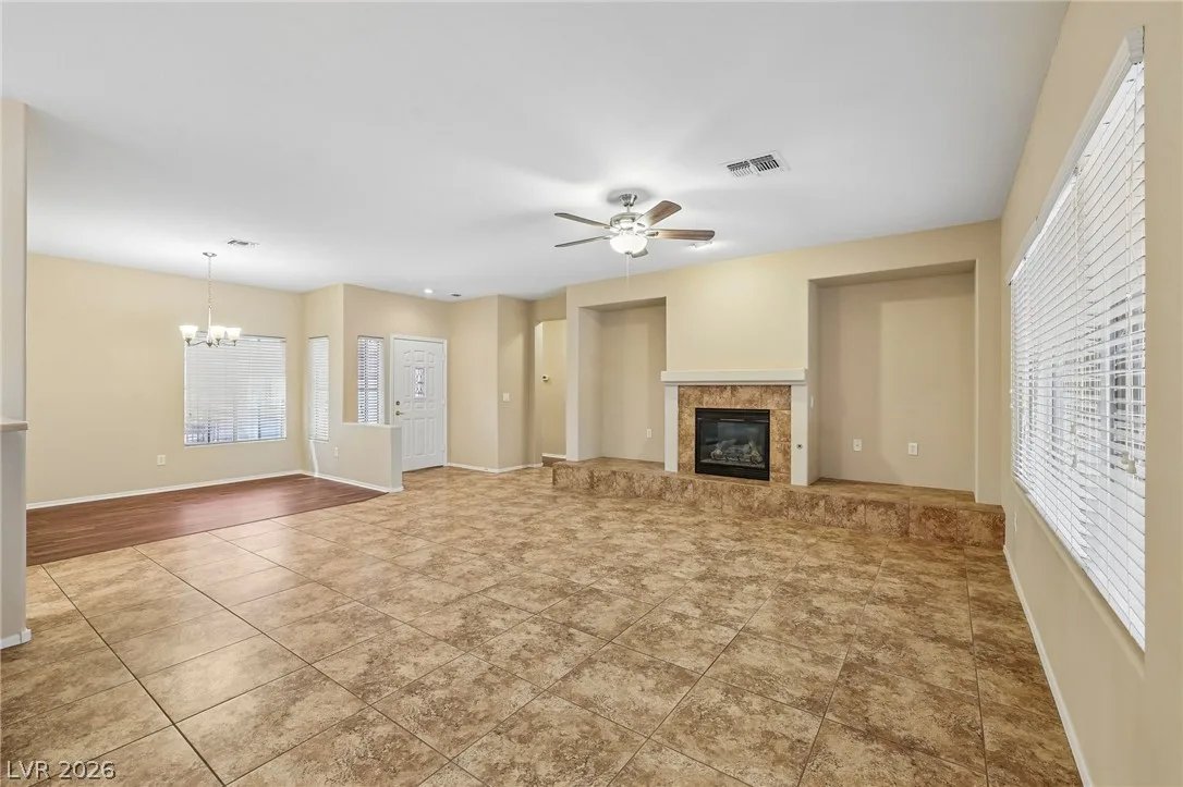 2084 Mountain City Street — photo 4 of 37