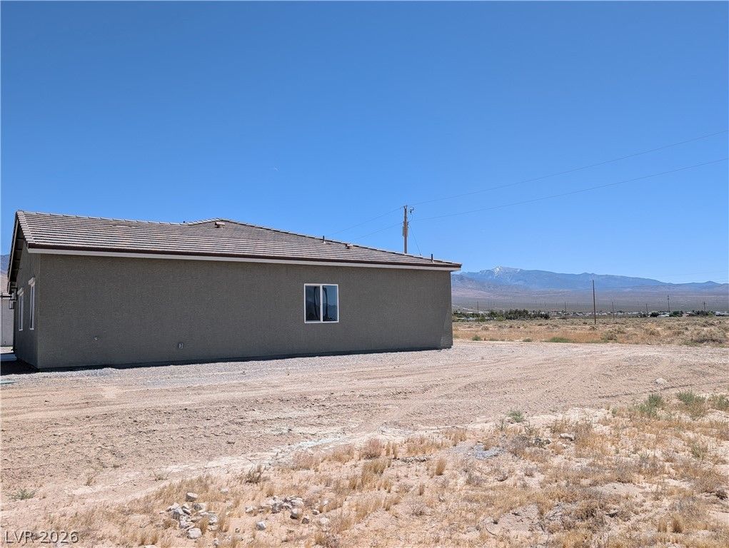 601 Nikki — photo 3