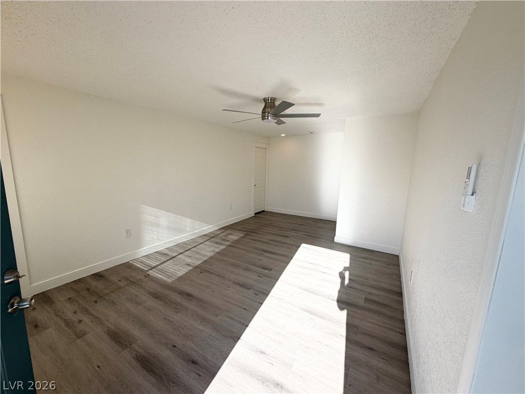 2030 Sunrise Avenue 10 — photo 4 of 20