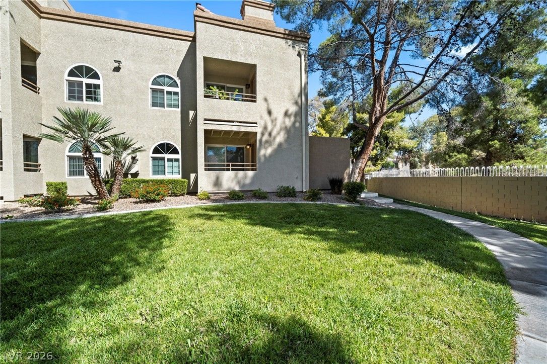 3145 East Flamingo Road 1122 — photo 2