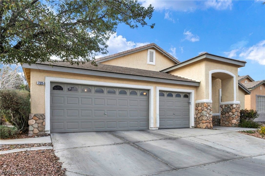 7325 Jack Russell Street — photo 2