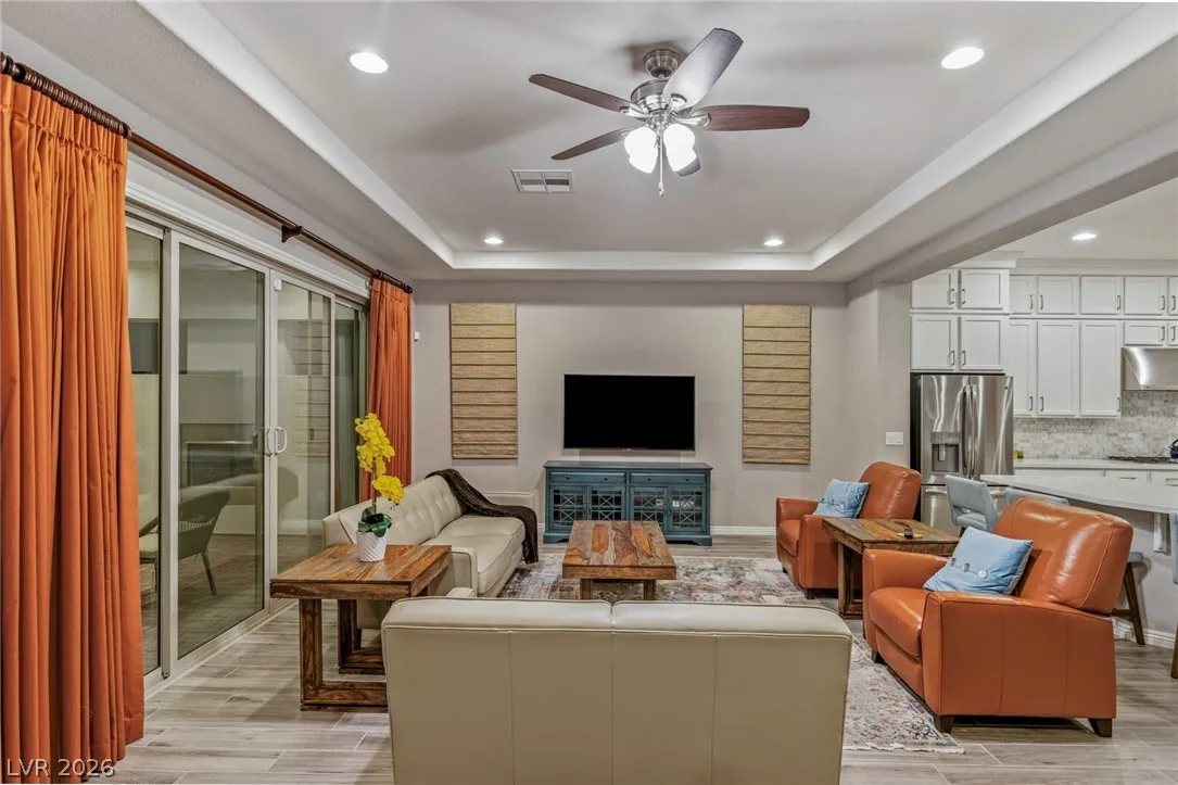313 Castellari Drive — photo 4