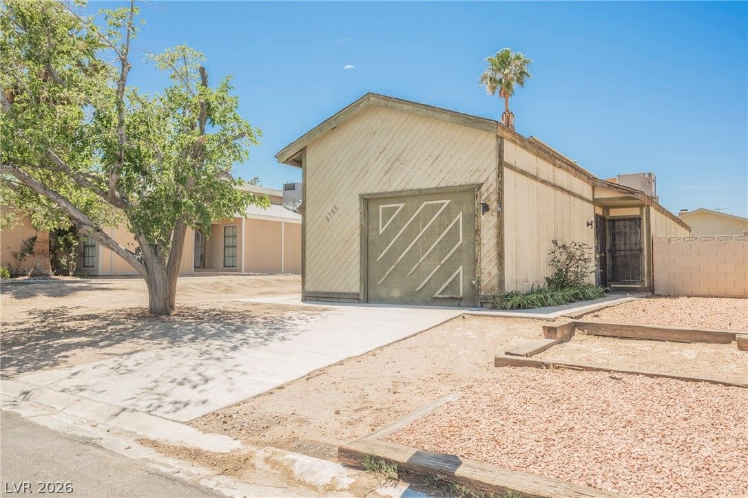 2108 San Simeon Street — photo 3 of 32