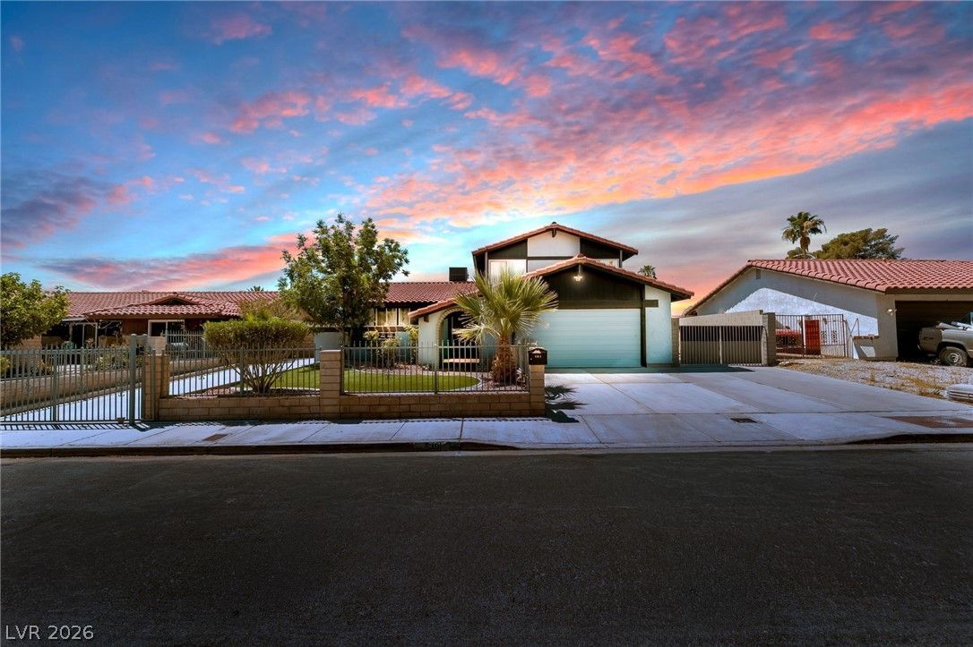 5301 Kalmia Drive — photo 2