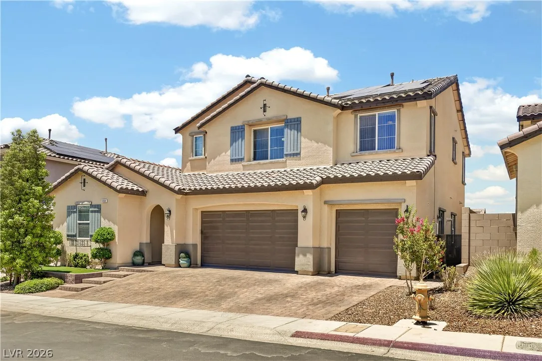 3360 Lochside Drive — photo 2