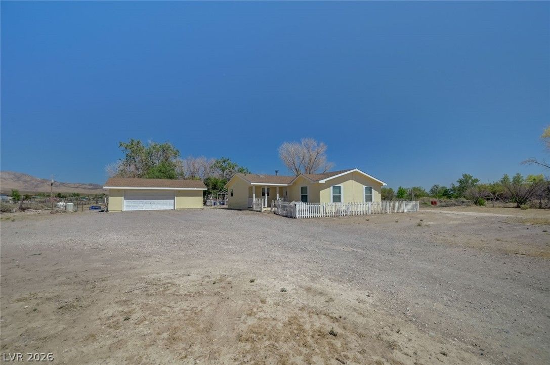 2330 Shasta Street — photo 2
