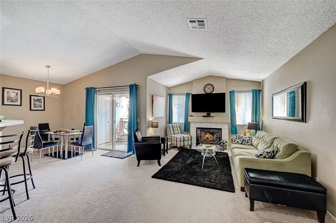 7905 Lago Vista Lane 203 — photo 2
