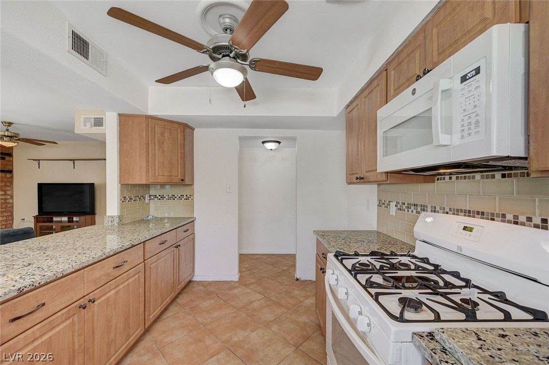 4383 Del Santos Drive — photo 2