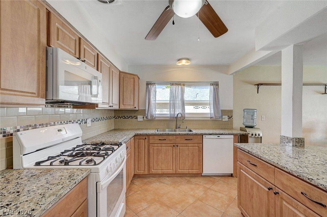 4383 Del Santos Drive — photo 3