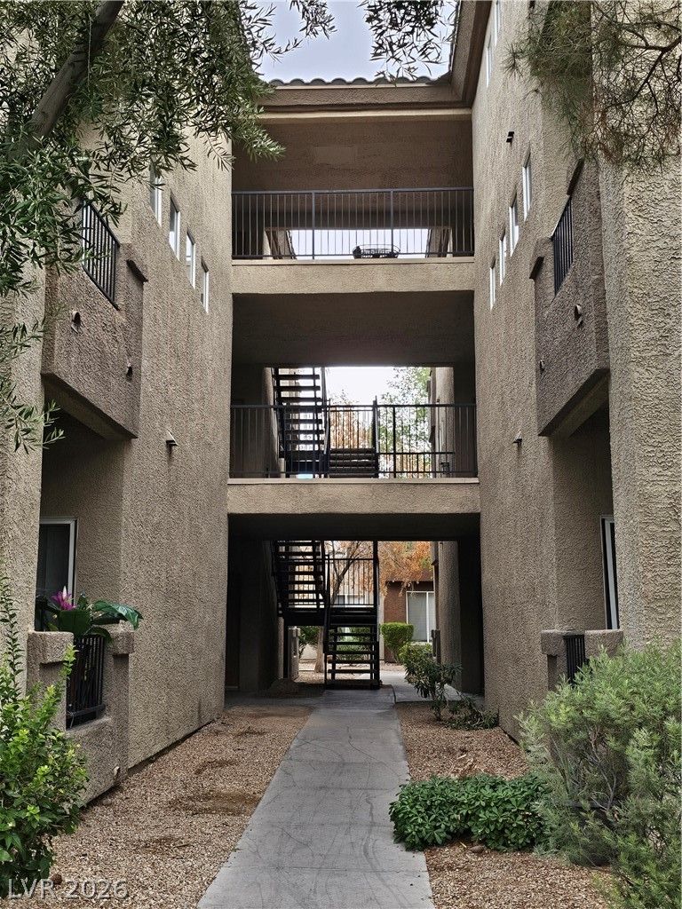 4400 South Jones Boulevard 2102 — photo 5
