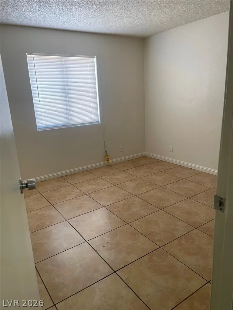 4570 Carriage Park Drive B — photo 5 of 15