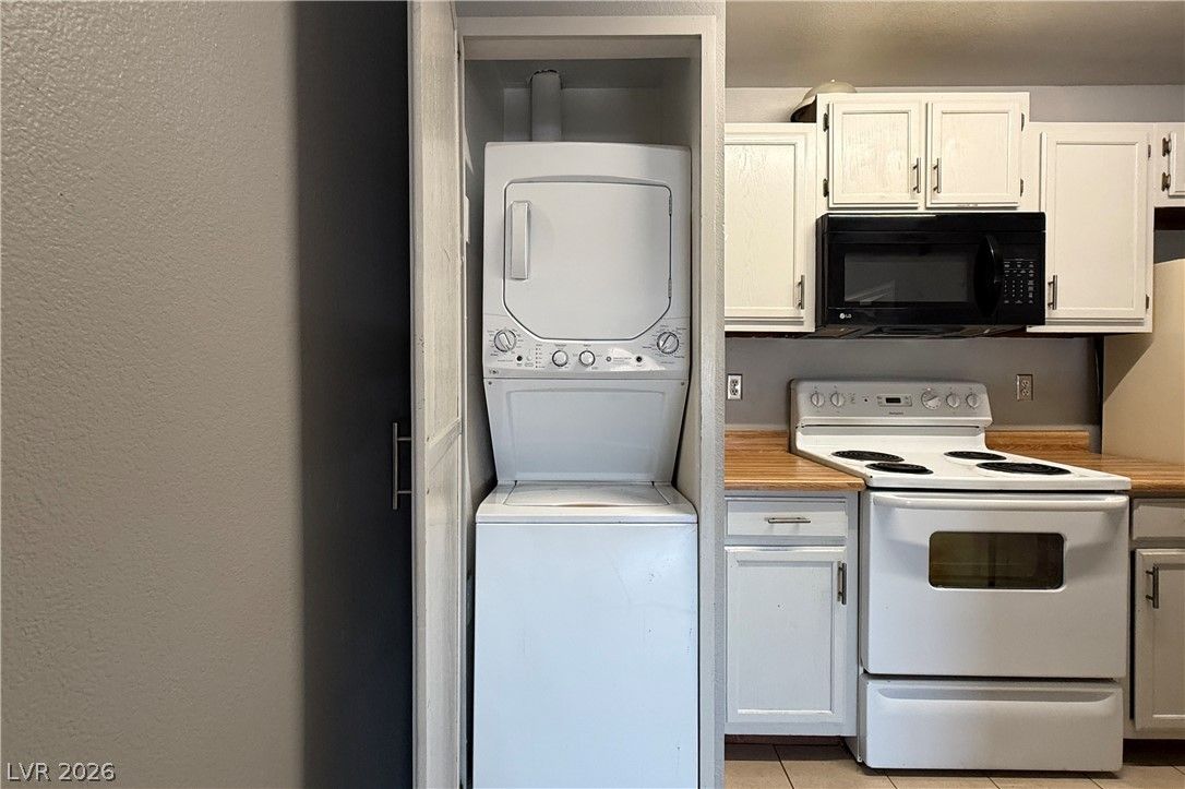 1381 East University Avenue 106 — photo 5