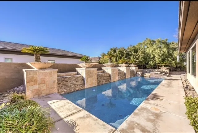 7 Holly Tree Court — photo 2