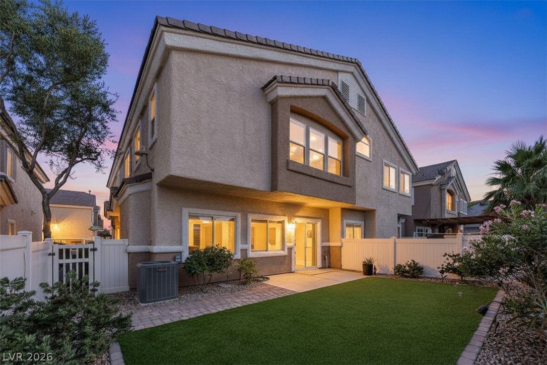 6520 Bucking Horse Lane 102 — photo 4
