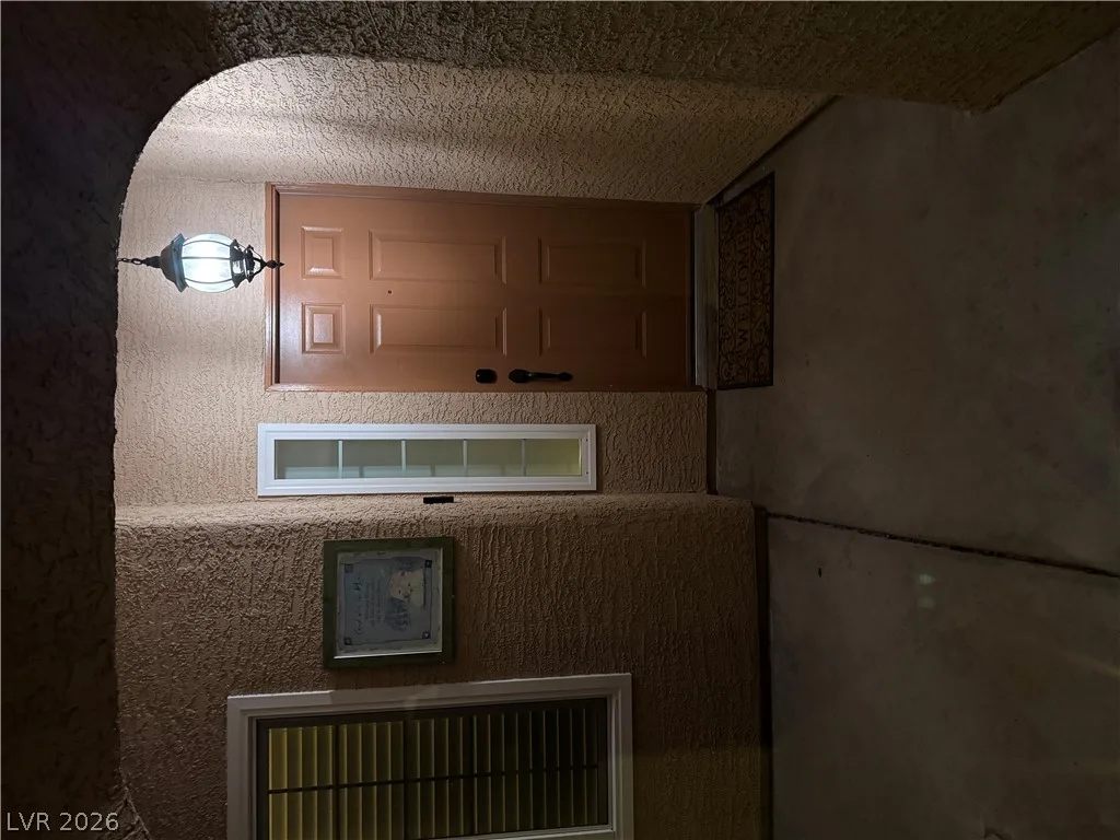 5105 West Desert Inn Road — photo 2