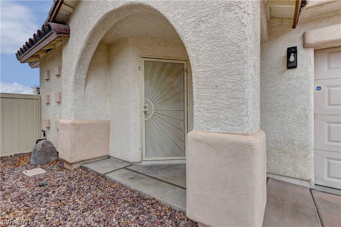1052 Coronado Peak Avenue — photo 3