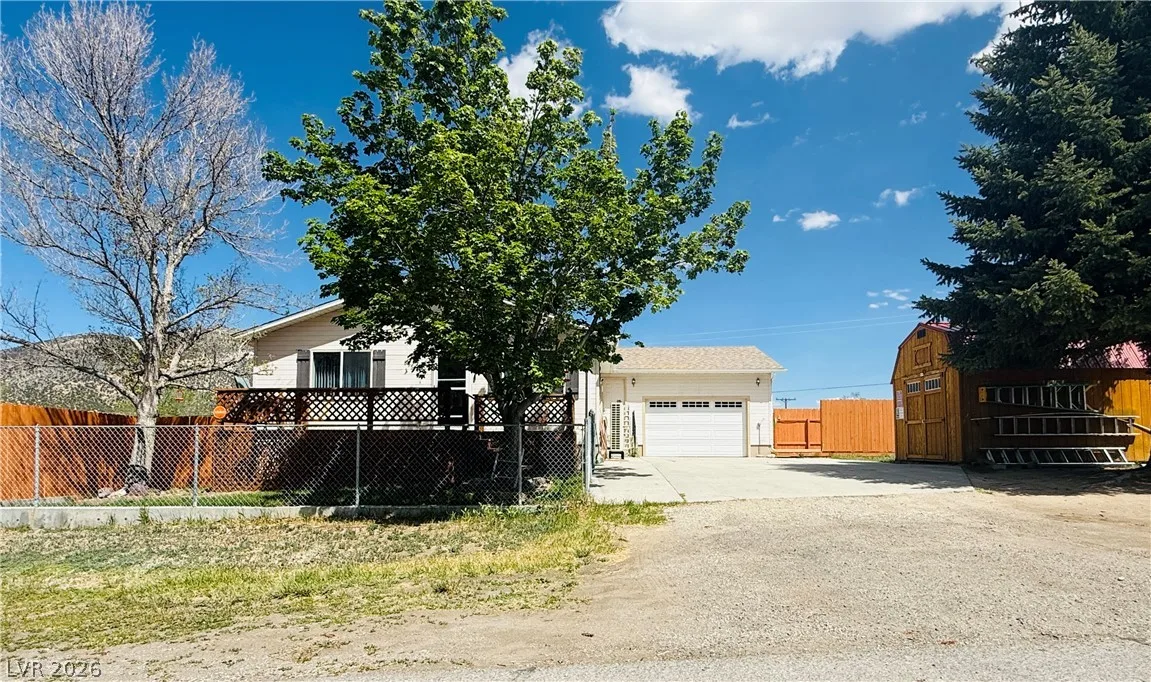 895 Avenue K — photo 2