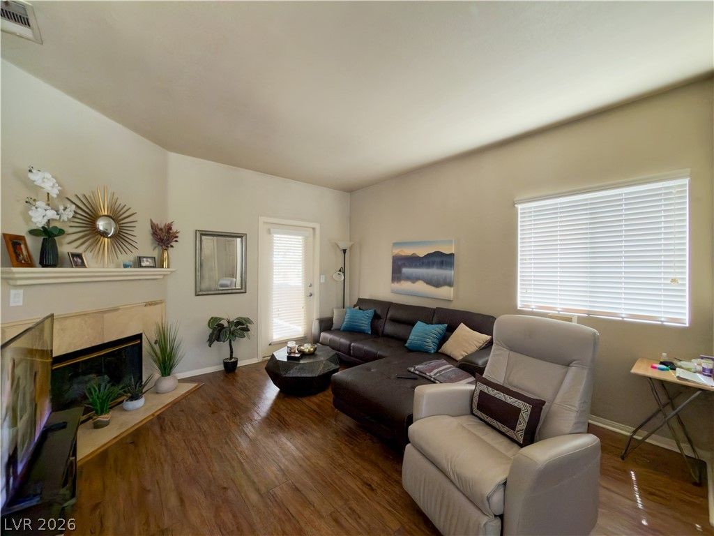 5250 South Rainbow Boulevard 2081 — photo 2 of 6