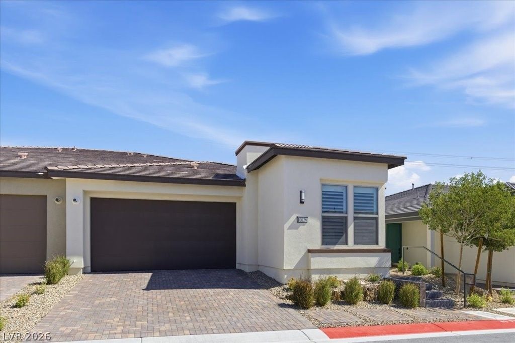 10026 Sangria Sunrise Avenue — photo 2