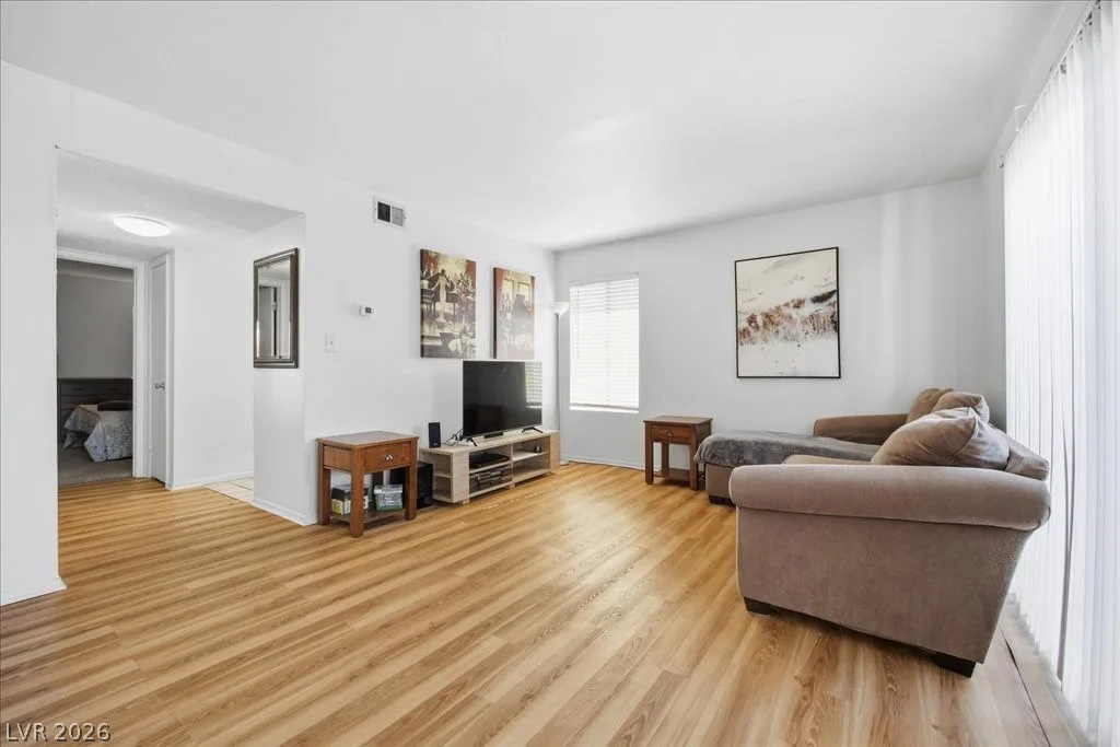 870 Avenue B 906 — photo 4 of 21